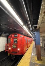 Holiday Train at 14th St heading south